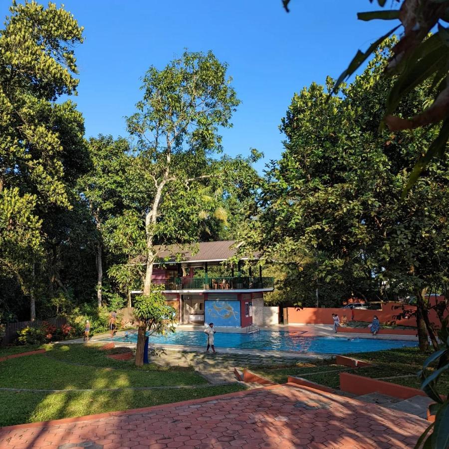 Hotel The Wayanad Club Sultan Bathery Esterno foto