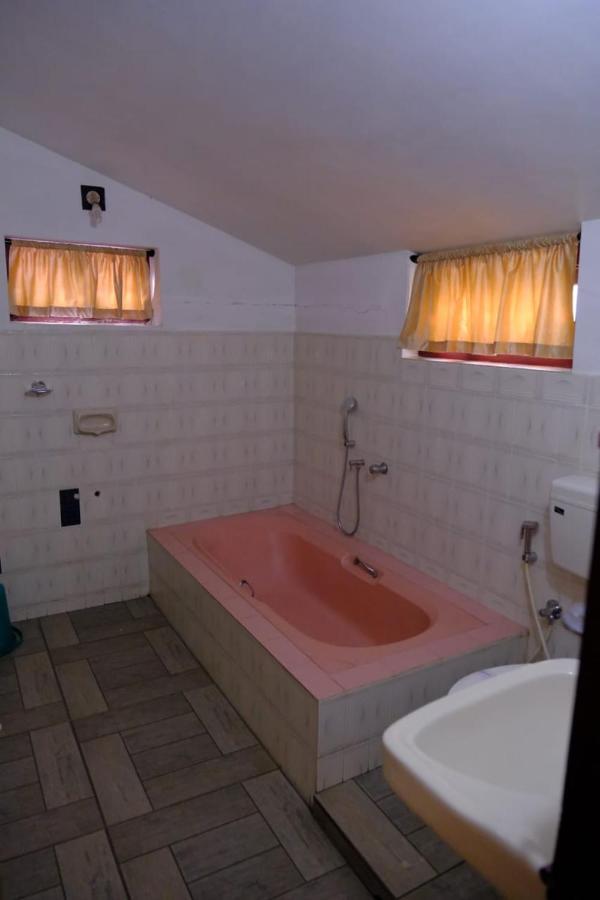 Hotel The Wayanad Club Sultan Bathery Esterno foto