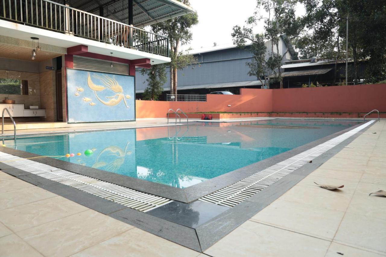 Hotel The Wayanad Club Sultan Bathery Esterno foto